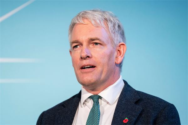 Unions slam Reform plans to politicise and cut civil service