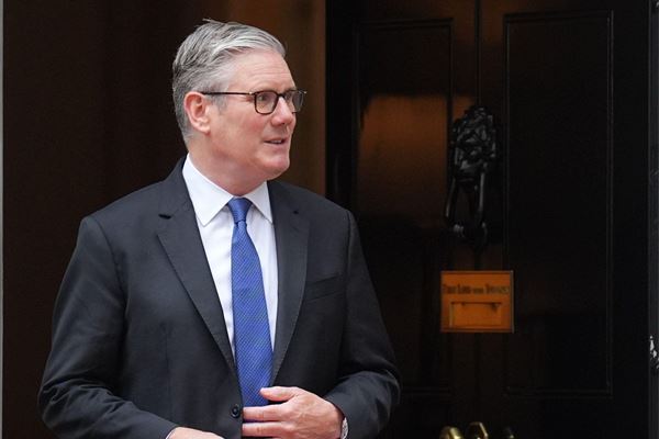 Keir Starmer: Outdated Cabinet Manual to be refreshed