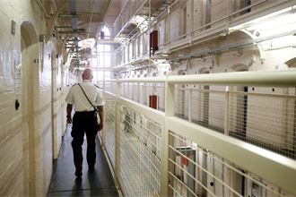 Eight in 10 prison and probation staff unhappy with early release schemes