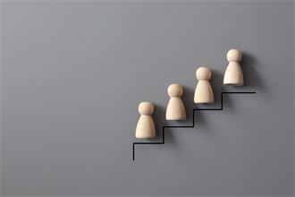 Civil service headcount rises to 524,000
