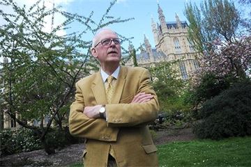 Peers warn against civil service politicisation, call for parliamentary commission