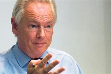 Hodge backs Maude on perm sec accountability – and goes further