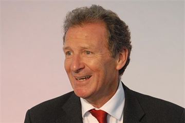 Gus O’Donnell defends civil servants on R4