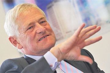 Increasing private office size has risks, say former mandarins