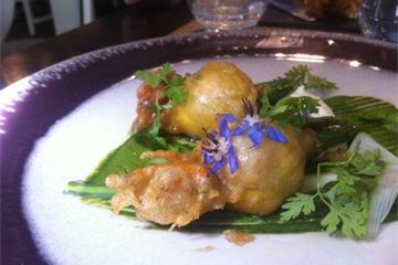 Restaurant Review: Caxton Grill