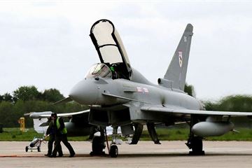 DE&S finally wins pay freedoms