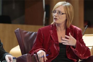 Presiding officer looks to committee reform in Scotland