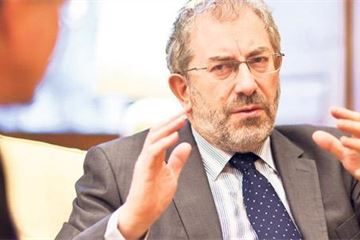 Former civil service head Lord Kerslake hits out at 'right to buy' extension