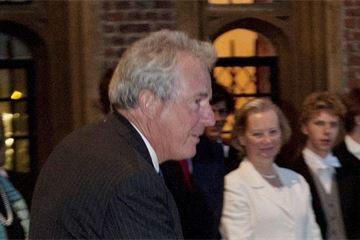 Eton chief Lord Waldegrave threatens to quit Tories over civil service social mobility plan