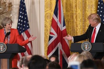 Donald Trump state visit: Former FCO chief says Number 10 'put Queen in very difficult position'