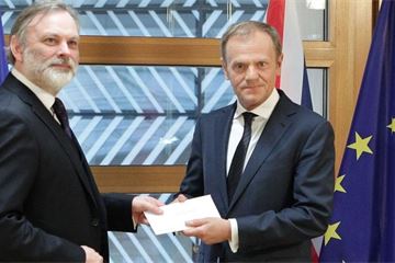 Donald Tusk rules out Brexit trade talks before 'sufficient progress' on divorce