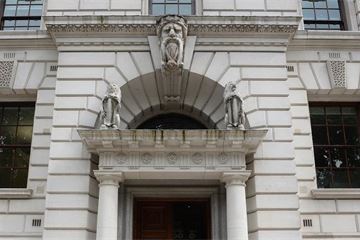 Public sector pay cap set to ‘slowly unwind’, says top analyst