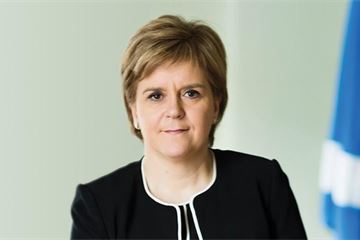 Scottish civil servants to be offered 2% pay rise this November