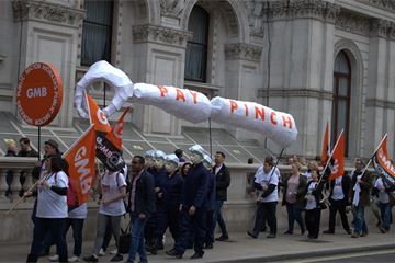 Public sector pay packets now smaller than private sector, Treasury FOI response reveals