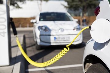 Councils shun ‘inadequate’ DfT electric-car charging fund