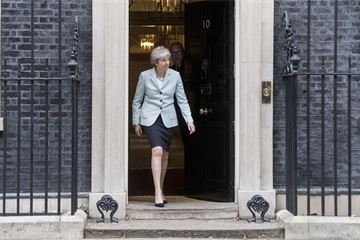 Theresa May sets out year-long government review of tuition fees