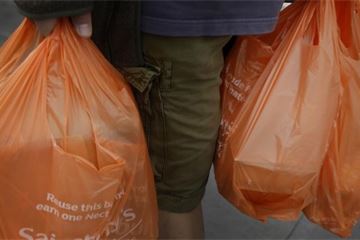 Treasury 'warns Downing Street against doubling plastic bag charge’