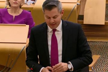 Scottish Government sets out split pay plan for civil servants