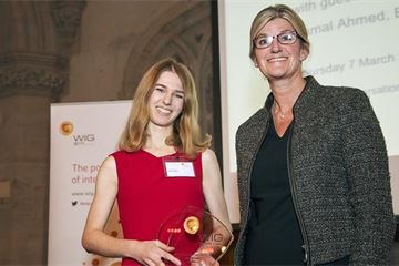 HMRC civil servant wins leadership award