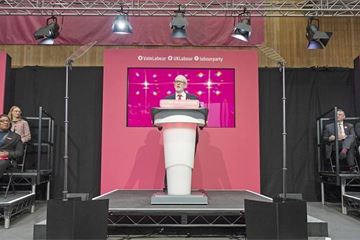 Public sector workers 'to get 5% pay rise' under Labour