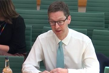 Thousands of DWP staff move to handle surge in Universal Credit