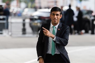 Sunak overrides HMRC perm sec's value-for-money concerns over jobs bonus and meal discount schemes