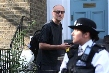 Chief nurse confirms she was dropped from No.10 briefing at height of Cummings row