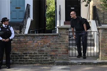 Cummings lockdown trip 'undermined' government's Covid messages, Sedwill says