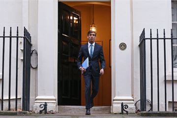 Chancellor confirms civil service pay freeze in name of 'fairness'