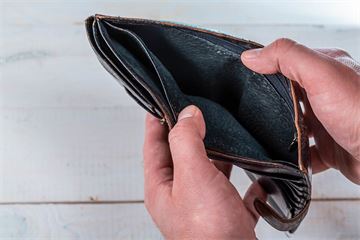 Covid support: ministers could easily help 1.5m ‘excluded’ self-employed people, IFS says