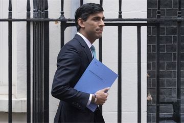 Public-sector pay freeze ‘justified’, official impact assessment finds