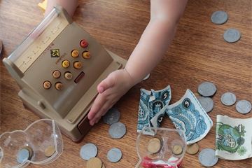 DfE 'unconcerned' about free school meal voucher scheme profit