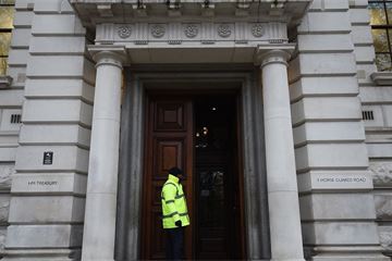Treasury U-turns on £95k cap for civil service exit payments