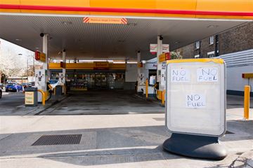 Ex-Tesco chief drafted in to help with supply chain crises