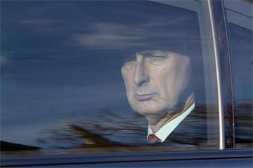 Ex-chancellor faces no sanctions for contacting Treasury on bank's behalf