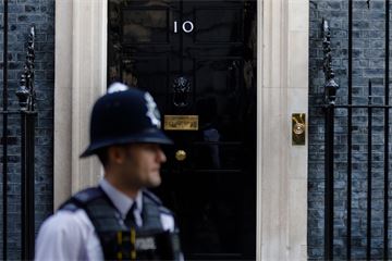 Partygate: Met Police issues at least 30 more fines for lockdown-breaking events