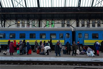 Hundreds of officials drafted to Home Office to clear Ukraine refugee visa backlog