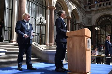 Ex-Foreign Office perm sec: No.10 ‘needs to come clean’ on Pincher story