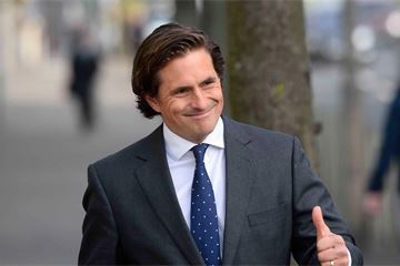 Veterans minister drops £1,000-a-week consulting job to return to cabinet