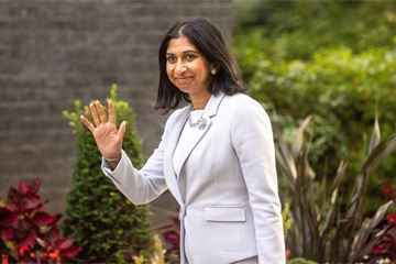 Grant Shapps replaces Suella Braverman as home secretary