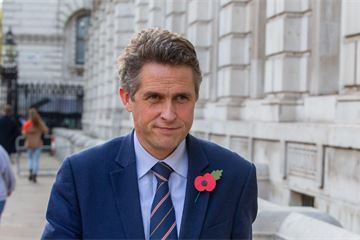Gavin Williamson 'told MoD civil servant to slit their throat'