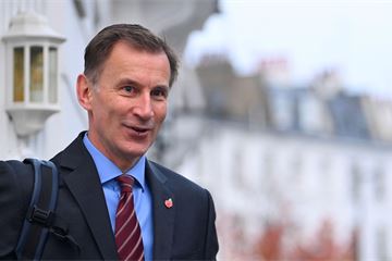 DWP and HMRC get cash boost for 6,000 new staff to tackle fraud, error and tax dodging