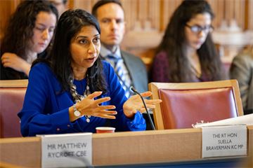 Immigration services union doubtful “massively theoretical” Rwanda plan will go ahead