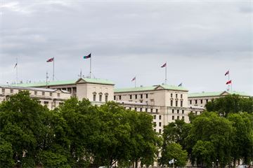 Ministry of Defence freezes recruitment