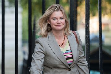 ‘Treat them with respect’: Ex-government leaders share advice on building good minister-civil service relations