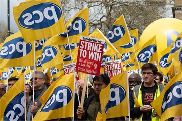 Civil servants back union's strike-pause plan