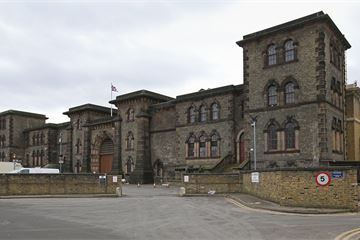 Number of experienced prison staff plummets amid concerns over safety and pay