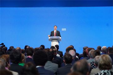 Hunt announces civil service headcount cap