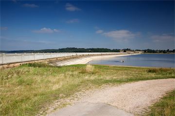 Cash boost and ambition needed to improve UK infrastructure, advisers say