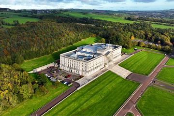 Government offers £584m for NI public sector pay rises in 'final' bid to end NI power-sharing vacuum